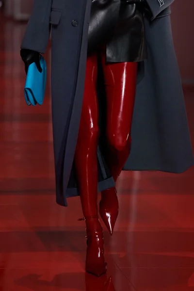 Look 27